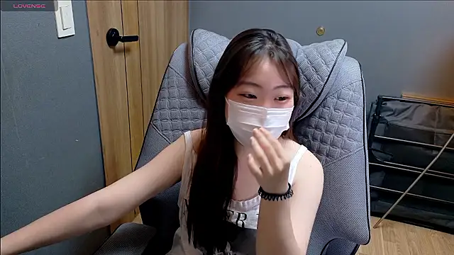 Snapshot of Berry_Chuu chatting on April 9, 2026, 10:21 am Berry Chuu online show from April 9, 2026, 10:21 am