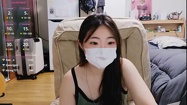 Snapshot of Berry_Chuu chatting on July 5, 2026, 7:10 pm Berry Chuu online show from July 5, 2026, 7:10 pm