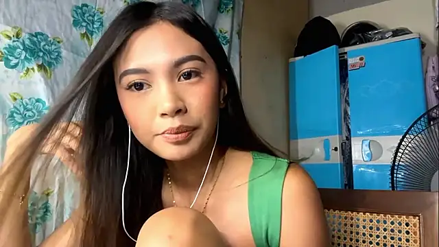 LilianBlevans online show from March 9, 2026, 4:32 pm