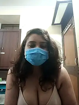 Snapshot of yourHaseena chatting on April 12, 2026, 4:32 pm yourHaseena online show from April 12, 2026, 4:32 pm