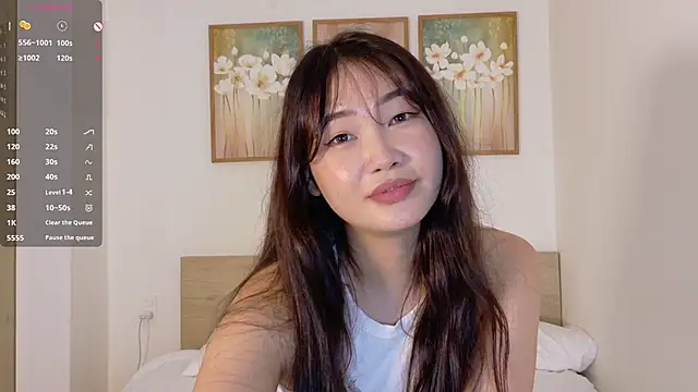 pinkyblooom online show from April 7, 2026, 9:11 am