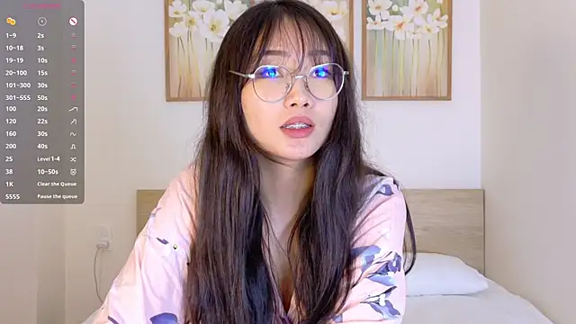 pinkyblooom online show from March 13, 2026, 9:03 am