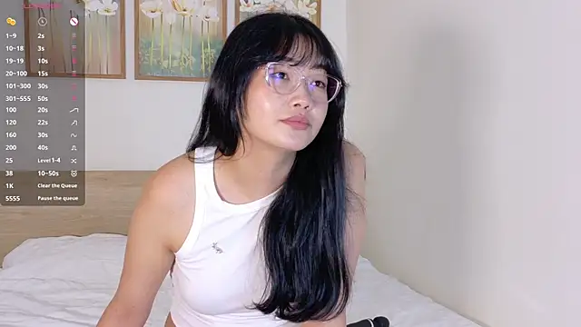 pinkyblooom online show from April 9, 2026, 9:15 am