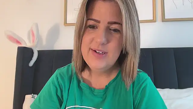 Snapshot of annabellewarick chatting on June 18, 2026, 6:12 am annabellewarick online show from June 18, 2026, 6:12 am