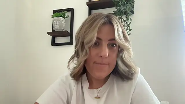Snapshot of annabellewarick chatting on July 14, 2026, 1:28 pm annabellewarick online show from July 14, 2026, 1:28 pm