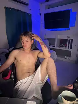 Snapshot of AngelLatinBoy chatting on April 4, 2026, 7:48 am AngelLatinBoy online show from April 4, 2026, 7:48 am