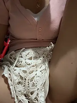 July-lovee online show from April 27, 2026, 3:54 pm