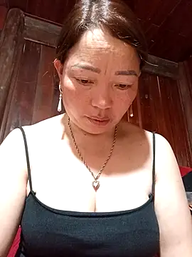 Yellow-pink online show from April 16, 2026, 6:30 pm