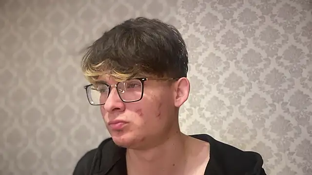 niksikor online show from April 19, 2026, 7:42 am