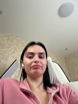 MilaaSweety online show from June 3, 2026, 11:44 am