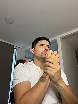 TroyeSavage online show from March 31, 2026, 11:34 am