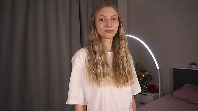 ShaeCoen online show from March 10, 2026, 5:22 am