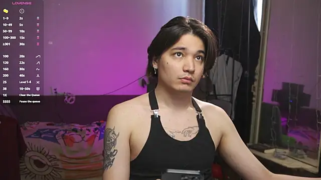 Badtwinkboys online show from May 6, 2026, 11:58 am