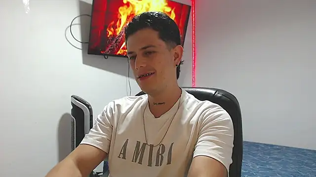 JUAN CAMILOXXX online show from April 10, 2026, 4:19 am