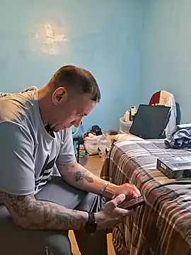 Brandon23xxxgb online show from April 29, 2026, 8:15 pm