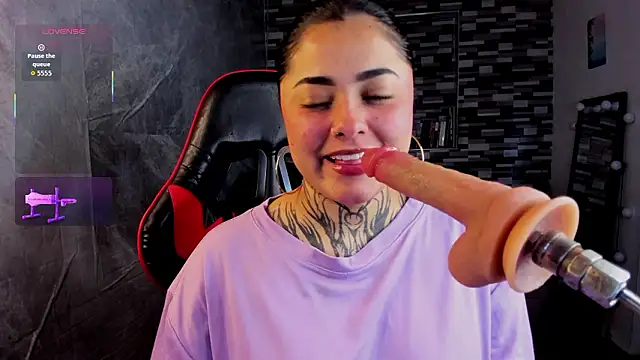 Snapshot of Sophiia_cherry chatting on March 18, 2026, 10:32 pm Sophiia cherry online show from March 18, 2026, 10:32 pm