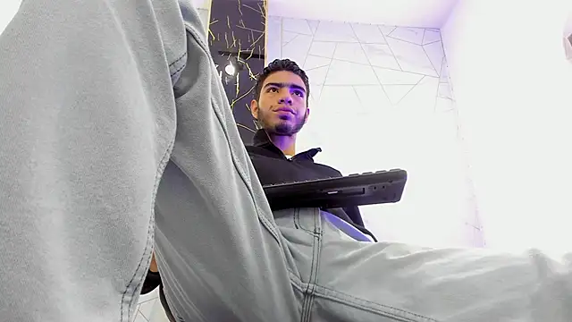 Valentin Lux online show from April 10, 2026, 3:02 am