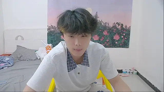 Snapshot of icecream-002 chatting on May 25, 2026, 12:59 pm icecream-002 online show from May 25, 2026, 12:59 pm