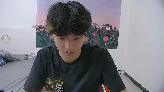 Snapshot of icecream-002 chatting on April 27, 2026, 11:41 am icecream-002 online show from April 27, 2026, 11:41 am