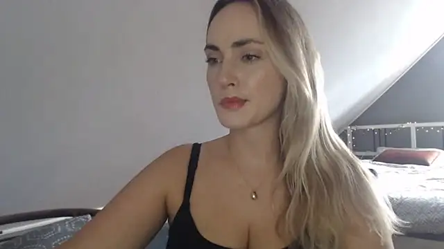 ScarlettSensitive online show from July 22, 2026, 2:19 pm