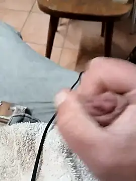 05lolo online show from April 29, 2026, 6:47 pm