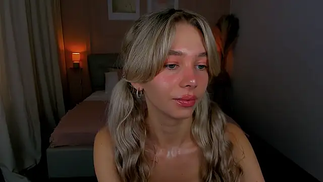 LuluAlis online show from June 19, 2026, 2:01 pm