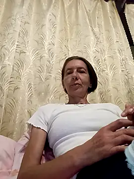 Tania9876 online show from July 28, 2026, 7:39 pm