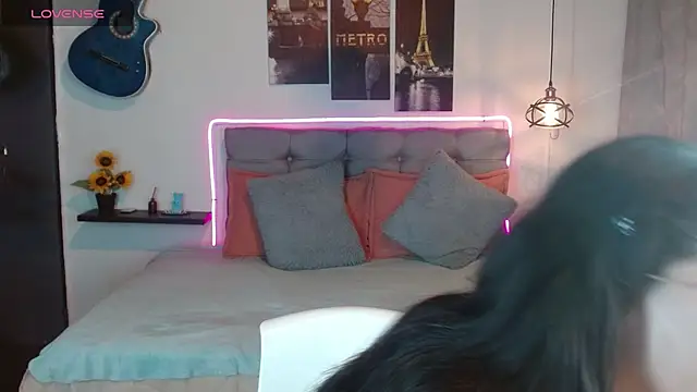 Mylu xx online show from April 6, 2026, 1:23 pm