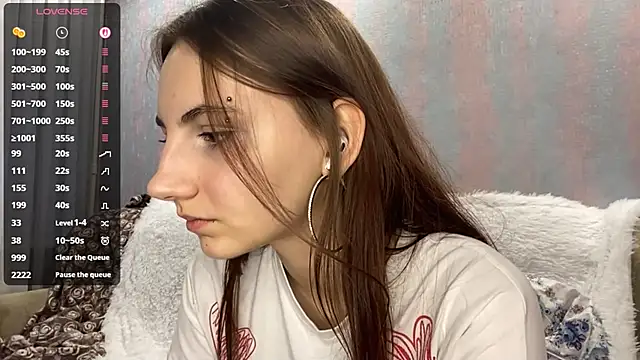 AlisaBloom online show from April 17, 2026, 4:10 pm