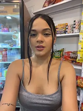Bella-Ferrer online show from June 3, 2026, 6:01 pm