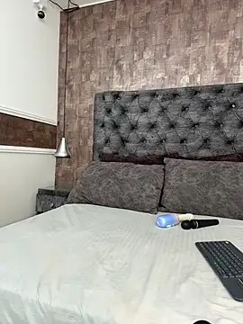 anaiscooper online show from March 14, 2026, 3:23 am