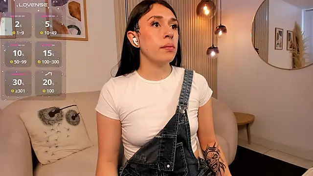 Zoey monroe online show from April 22, 2026, 1:40 pm