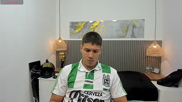 AlessandroFranco online show from May 9, 2026, 1:36 pm