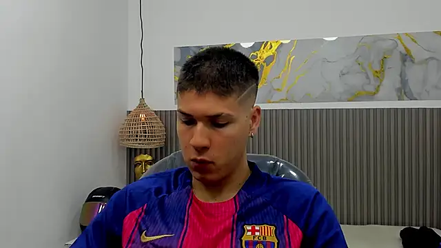 Snapshot of AlessandroFranco chatting on March 23, 2026, 12:27 pm AlessandroFranco online show from March 23, 2026, 12:27 pm