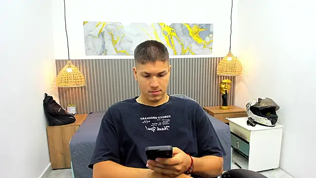 AlessandroFranco online show from June 12, 2026, 1:42 pm