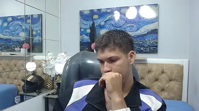 AlessandroFranco online show from June 3, 2026, 2:33 pm