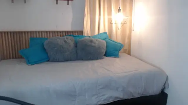 zoe  baker online show from March 25, 2026, 3:55 pm