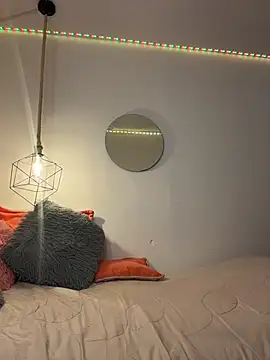 zoe  baker online show from April 25, 2026, 2:25 pm