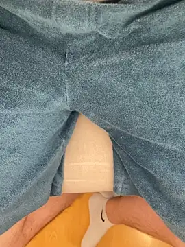 curvedlongdick online show from April 28, 2026, 8:02 pm