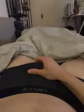 curvedlongdick online show from April 24, 2026, 9:28 pm