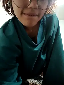 Kittylatina  online show from April 5, 2026, 10:49 pm