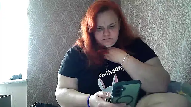 DollyGersonn online show from May 13, 2026, 5:47 am