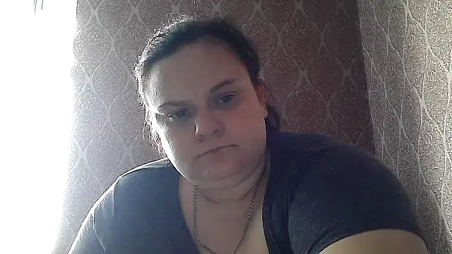 DollyGersonn online show from June 17, 2026, 5:40 am
