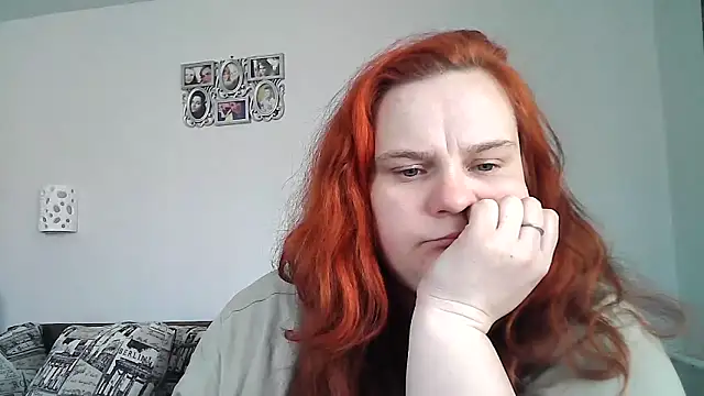 DollyGersonn online show from April 22, 2026, 1:29 pm