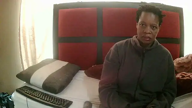 JoycyQueen online show from June 19, 2026, 11:16 am