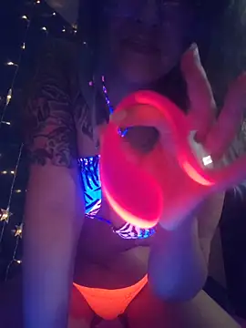 NicolePearl online show from June 6, 2026, 1:22 am