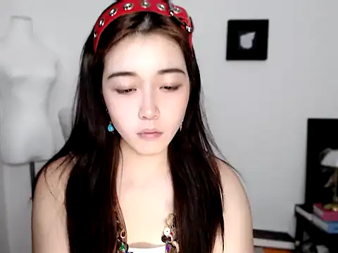 WQueen online show from April 2, 2026, 10:33 am