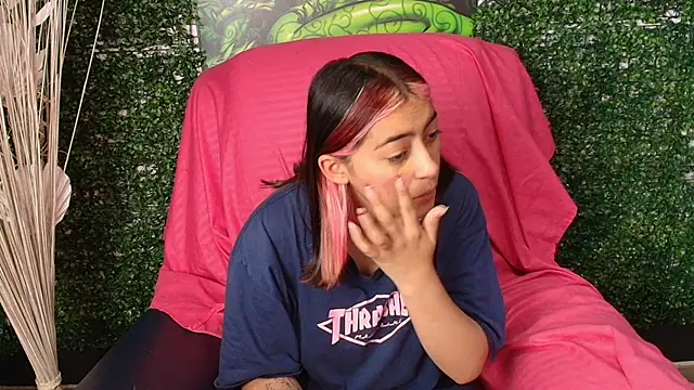 PinkyyPieee  online show from March 28, 2026, 12:39 pm