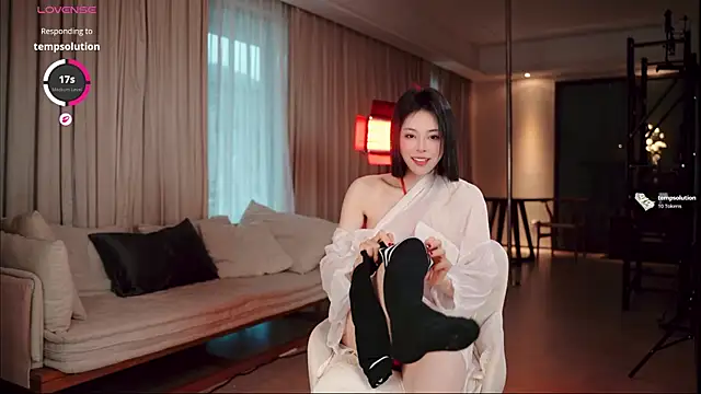 jiayao1999 online show from May 17, 2026, 10:04 am