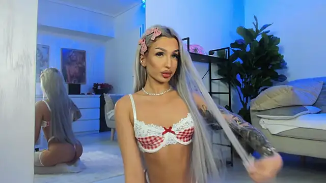 ArianaXO  online show from May 7, 2026, 7:01 am